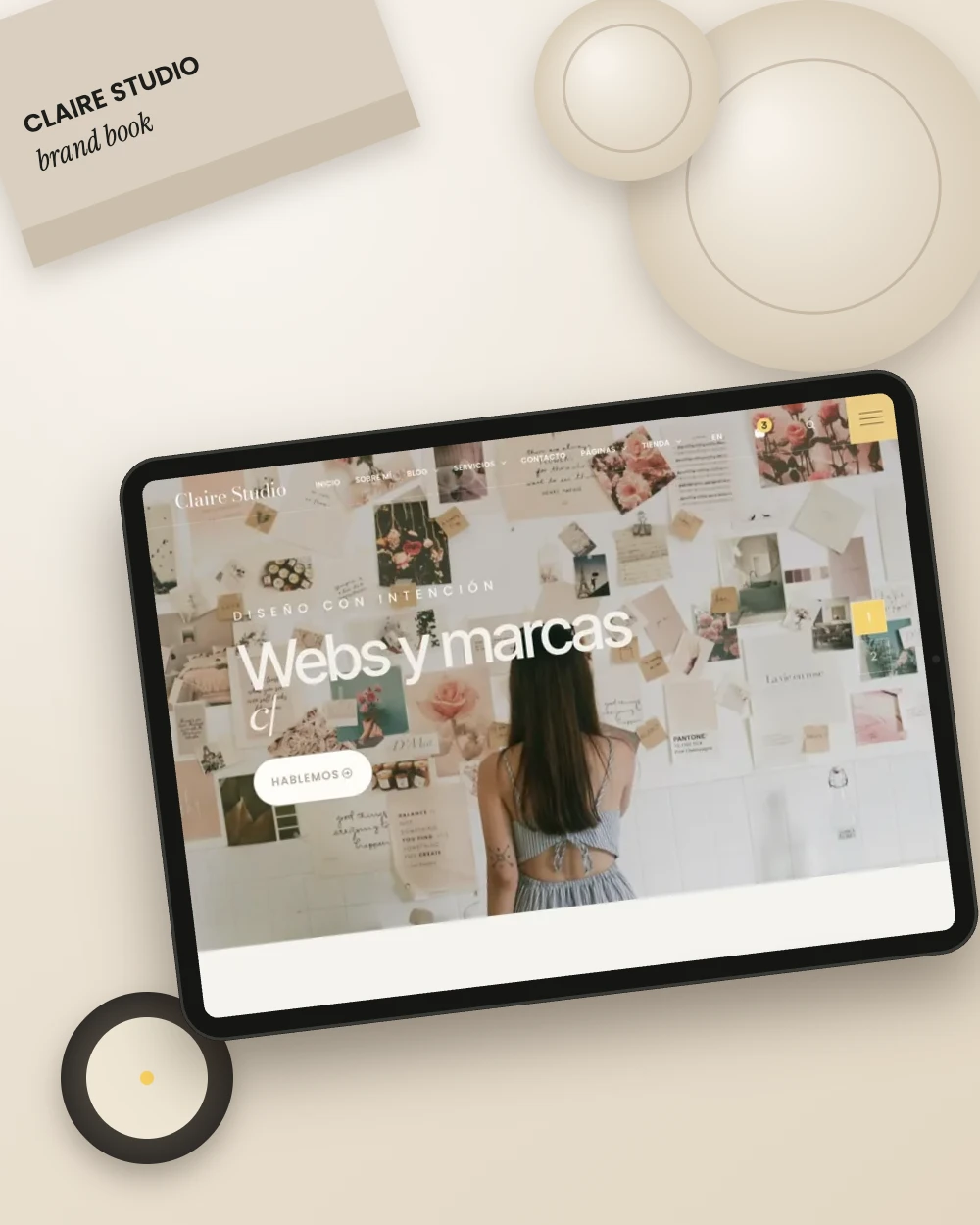 Web Claire Studio en una tableta
